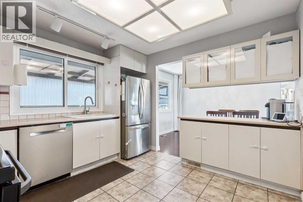 Photo 21 of 2119 Vista Crescent Ne, Calgary AB