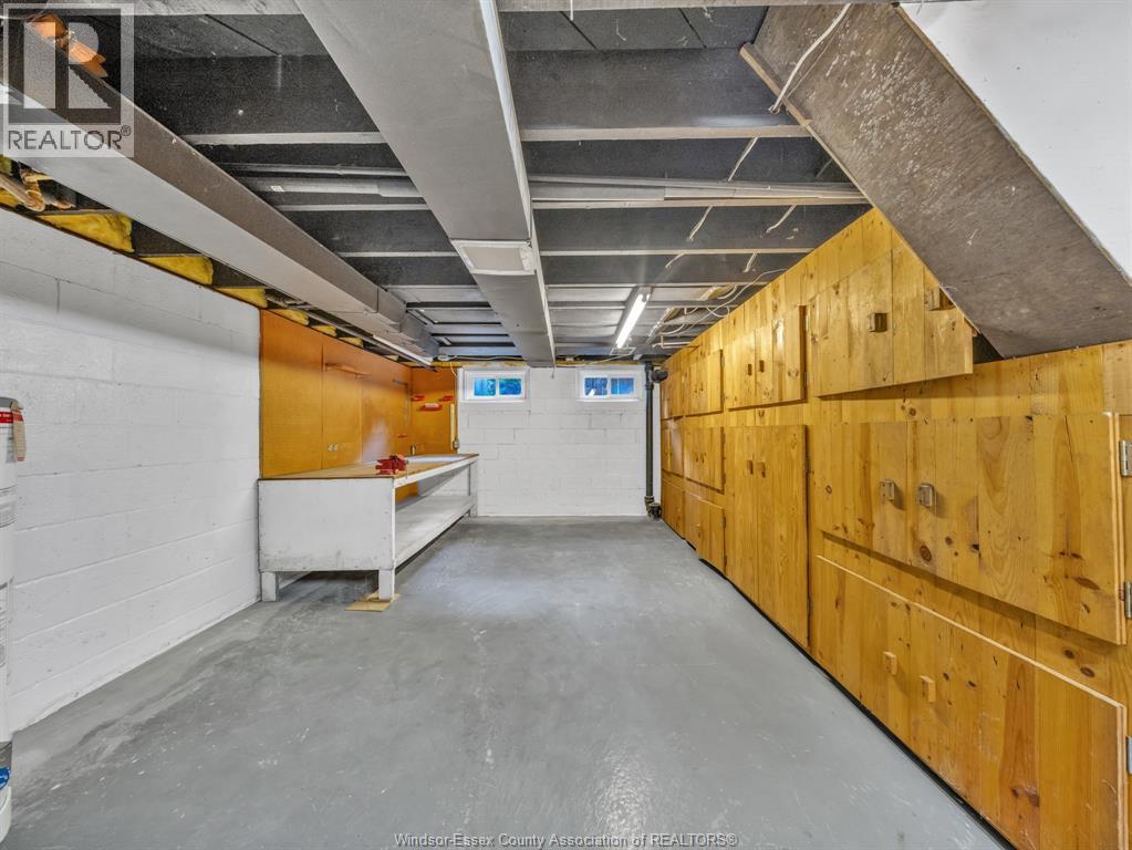 Photo 3 of 284 Prado, Windsor ON
