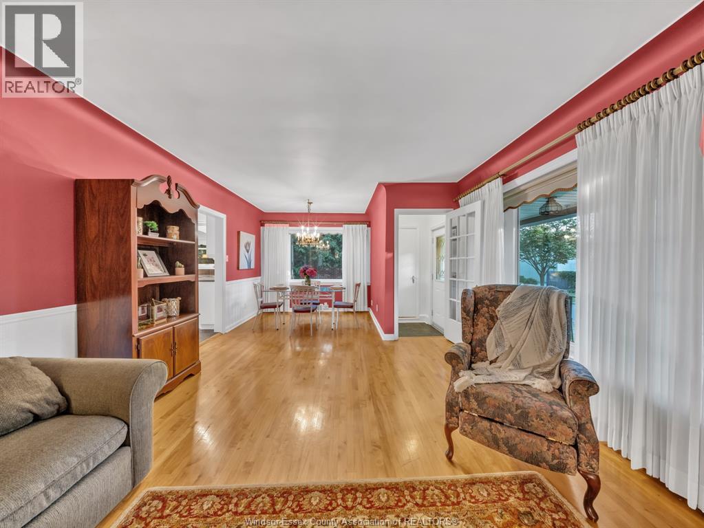 Photo 8 of 284 Prado, Windsor ON