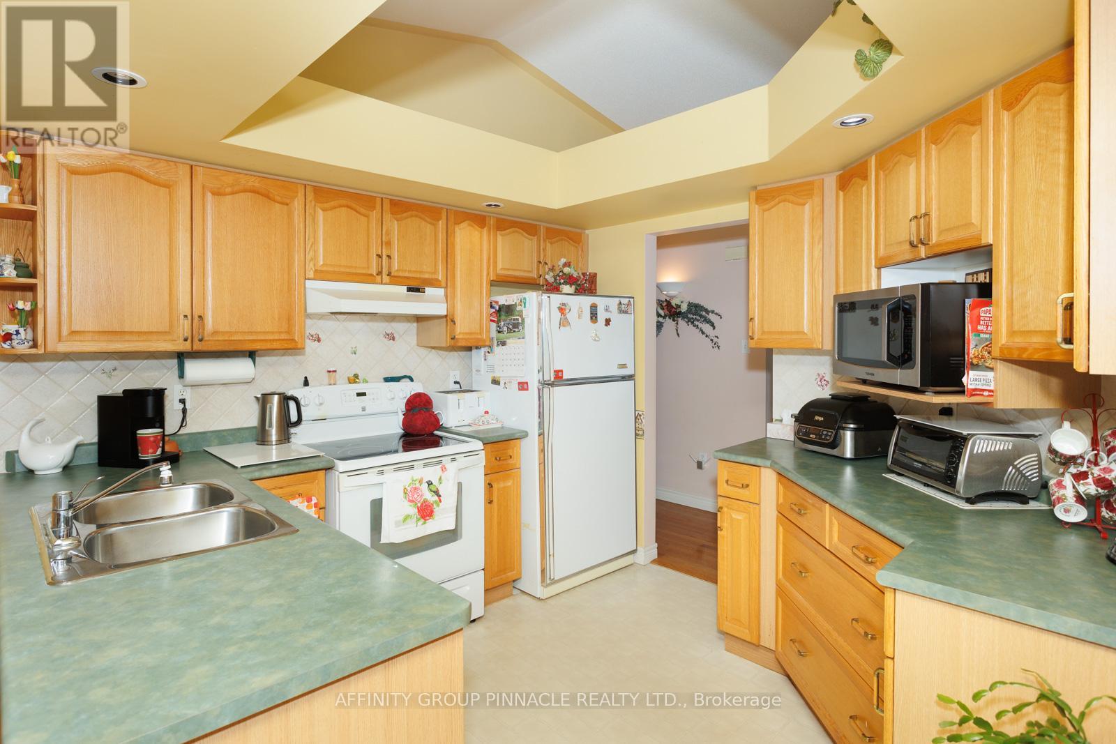 Photo 9 of 16 Hillview Drive, Kawartha Lakes ON