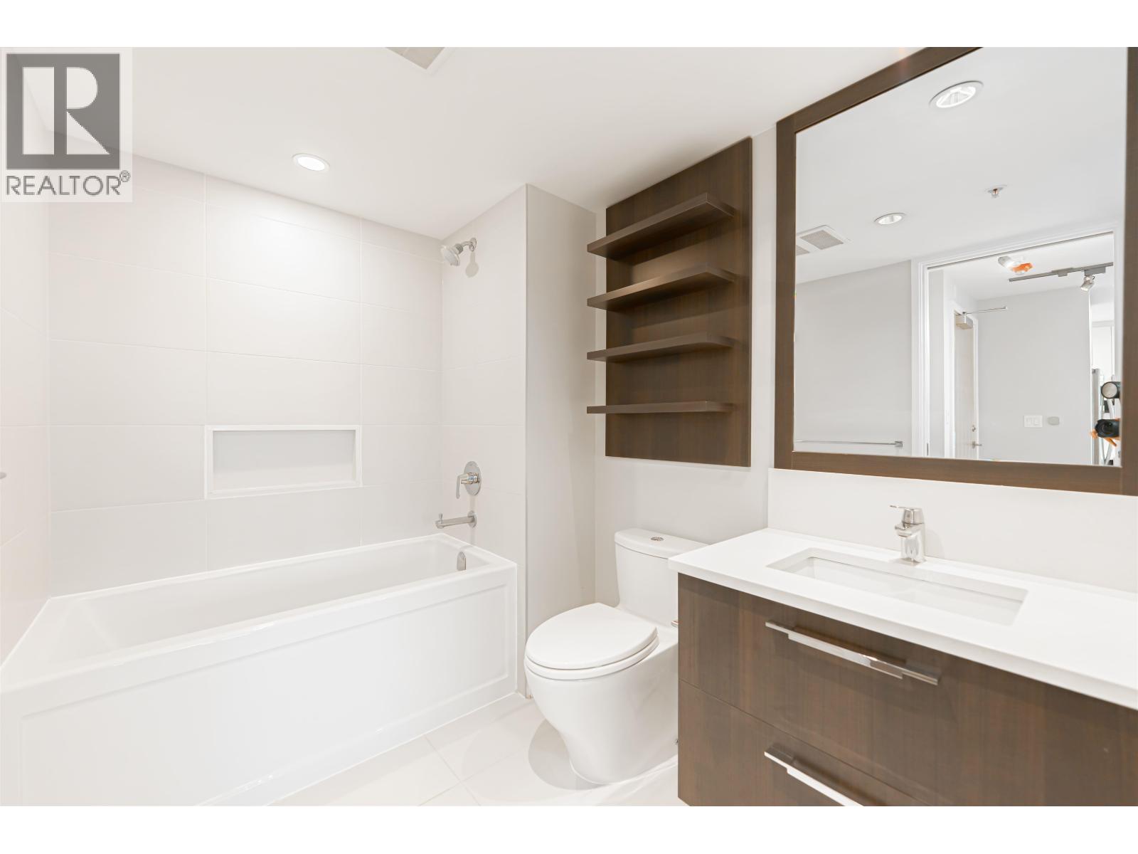 Photo 13 of 801 958 Ridgeway Avenue, Coquitlam BC