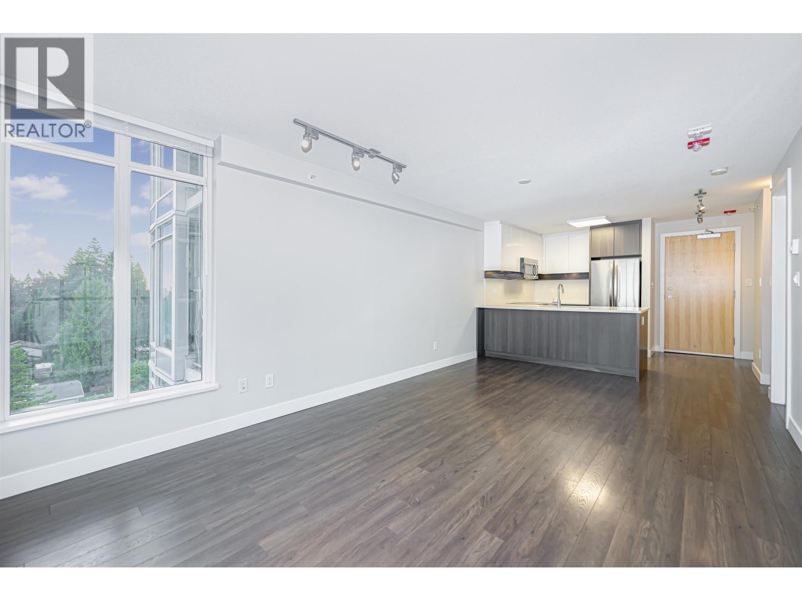 Photo 4 of 801 958 Ridgeway Avenue, Coquitlam BC