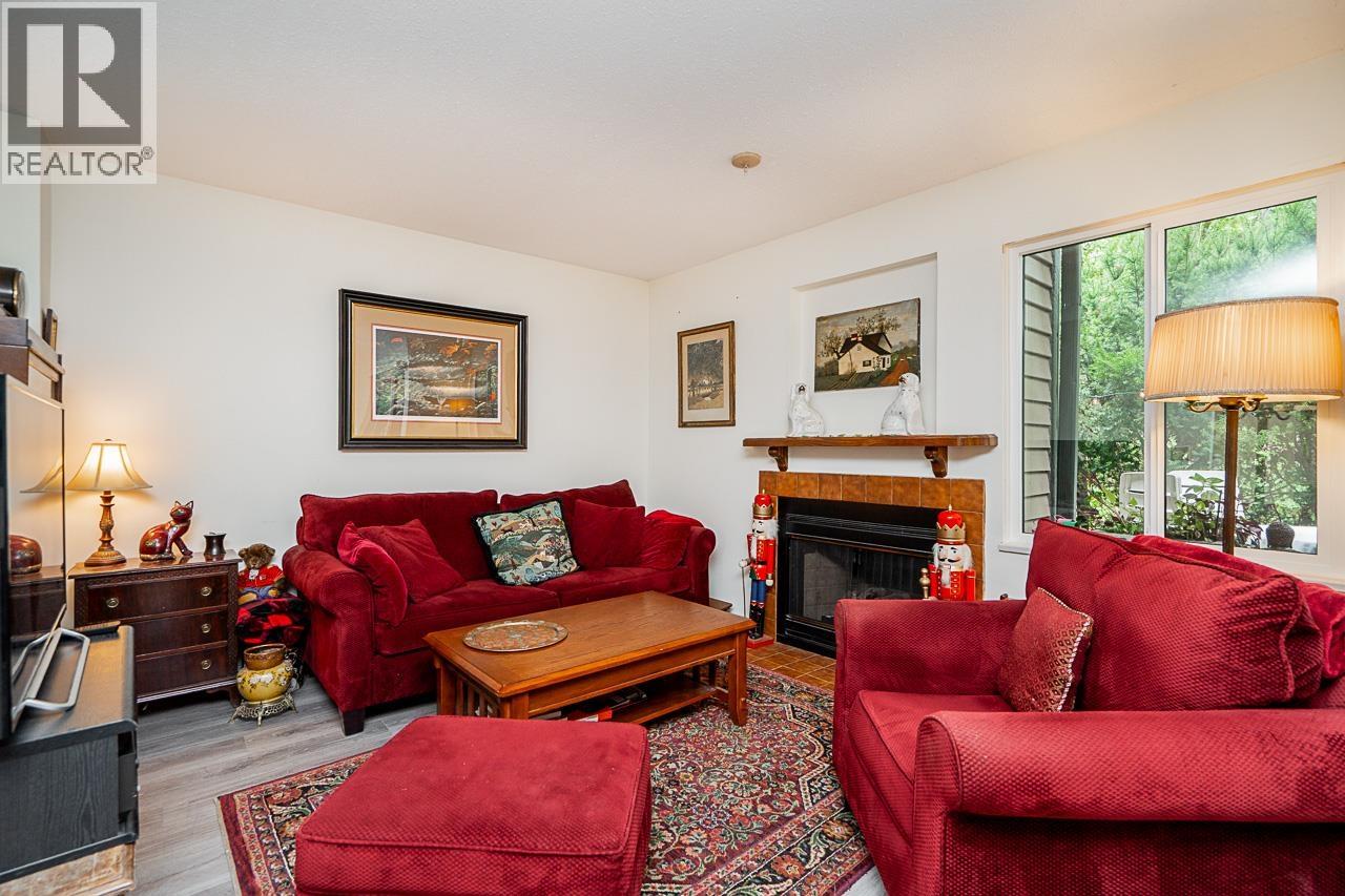 Photo 10 of 8531 Timber Court, Burnaby BC