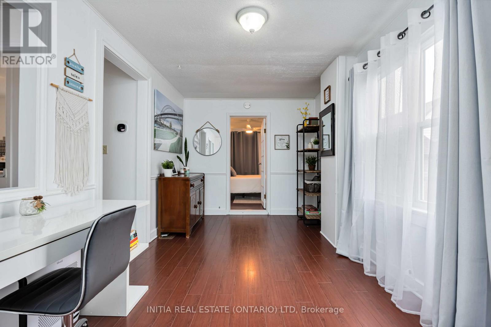 Photo 4 of 187 Maxwell Street, Sarnia ON