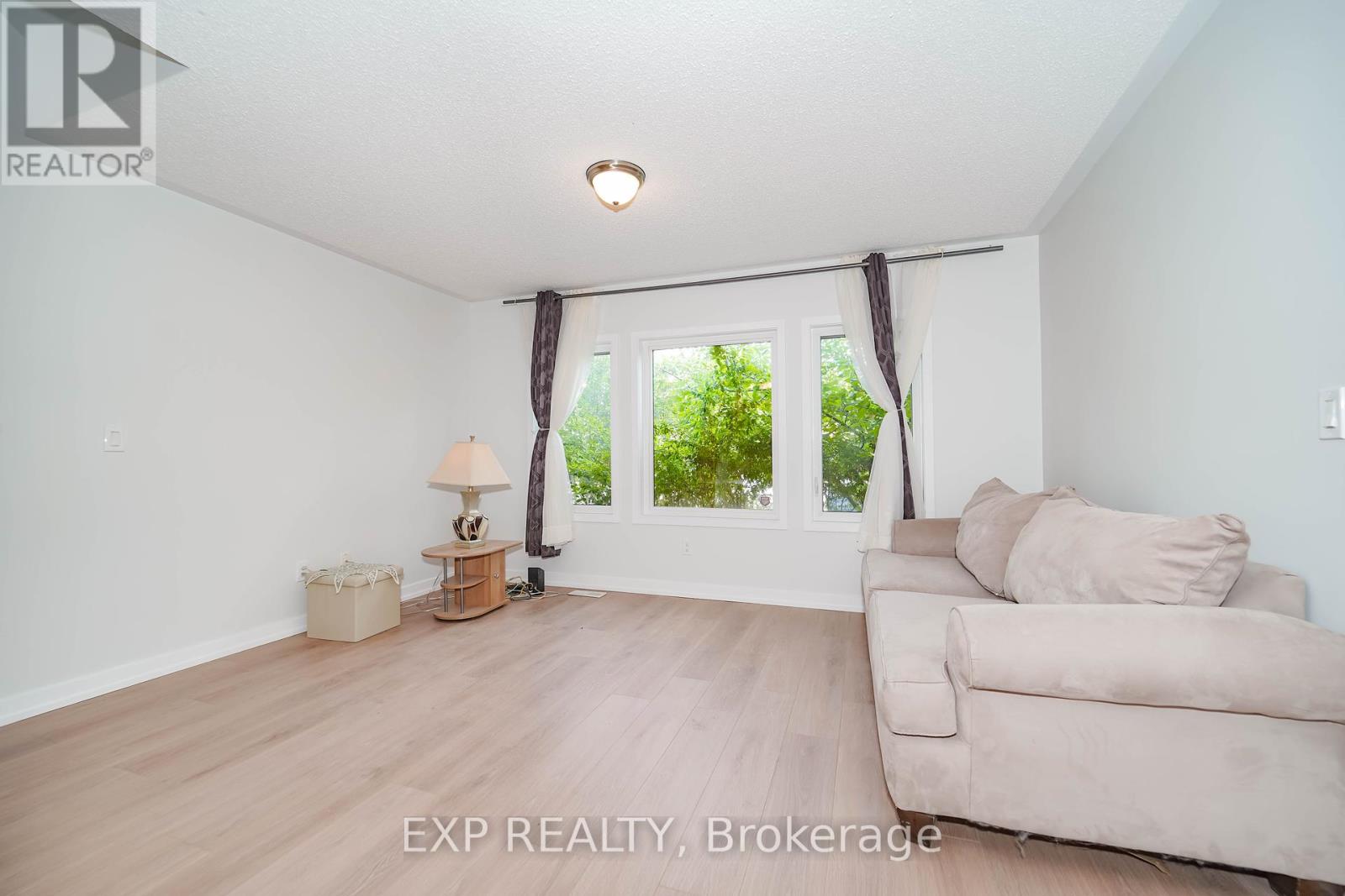 Photo 5 of 10 1299 Glenanna Road, Pickering ON