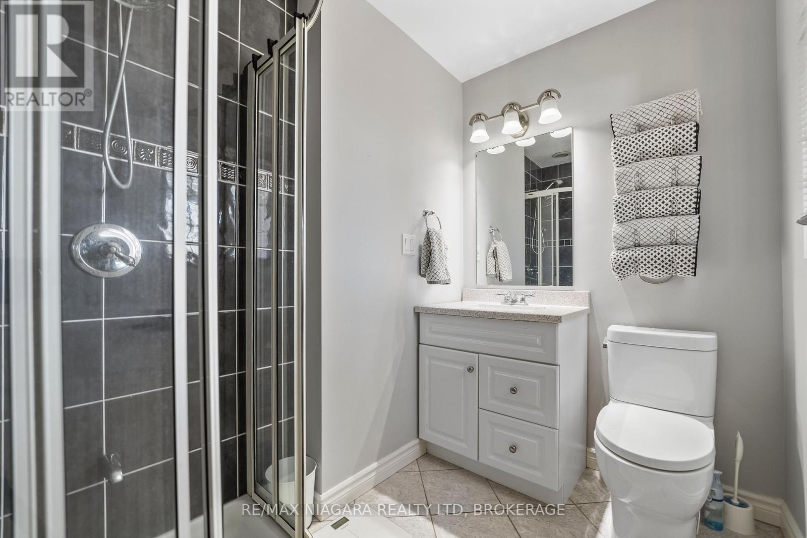 Photo 20 of 375 Mississauga Street N, Niagaraonthelake ON