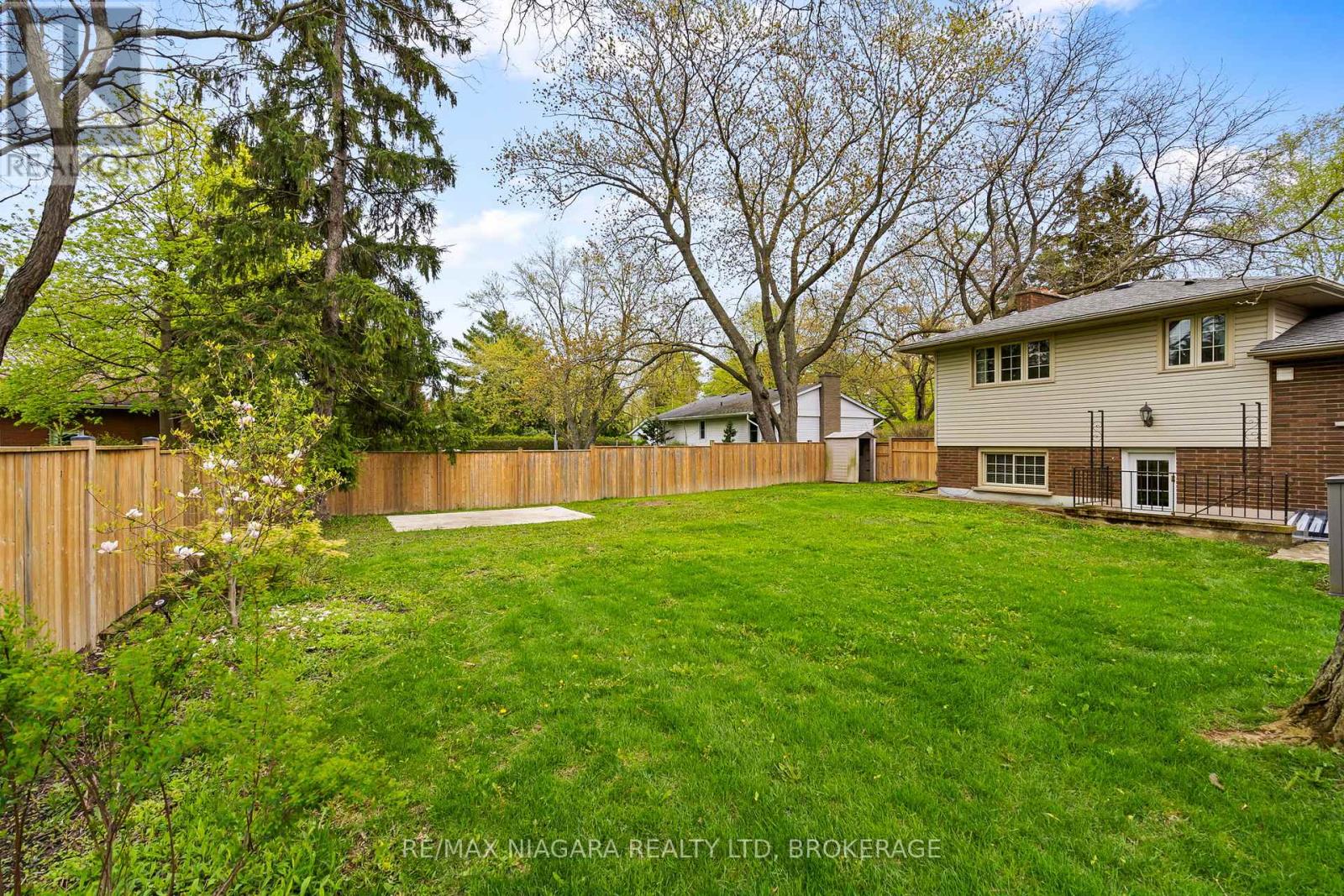 Photo 28 of 375 Mississauga Street N, Niagaraonthelake ON