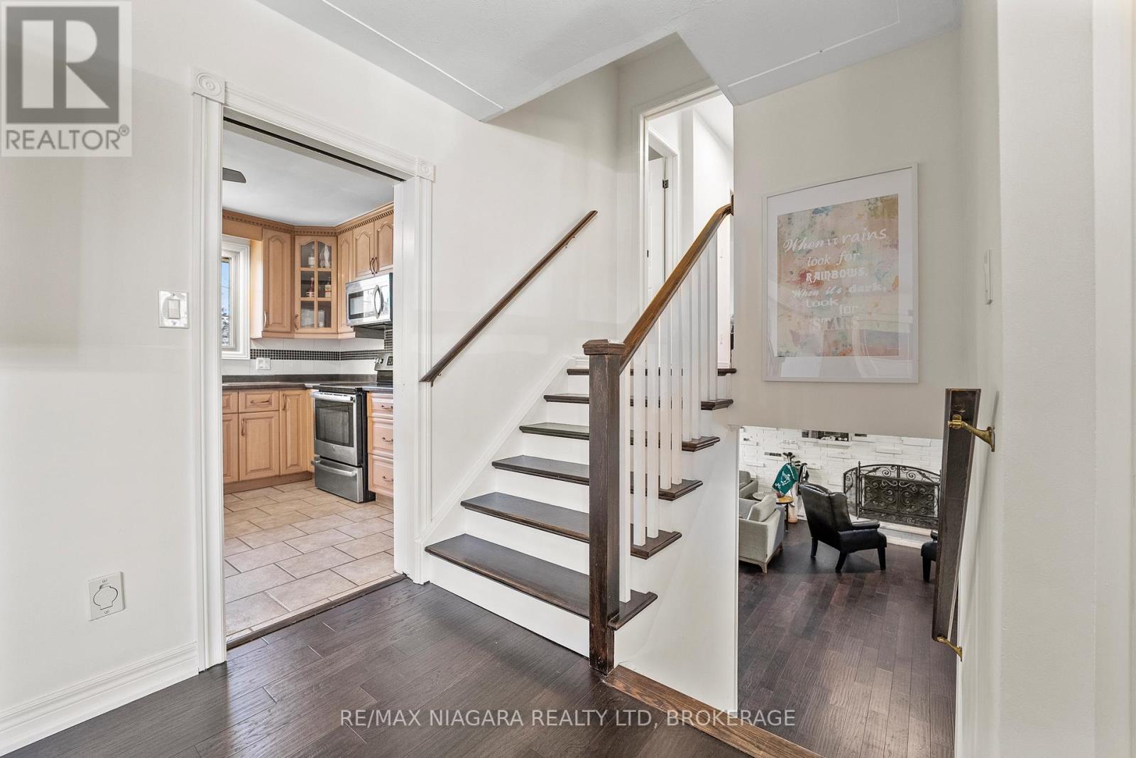 Photo 9 of 375 Mississauga Street N, Niagaraonthelake ON