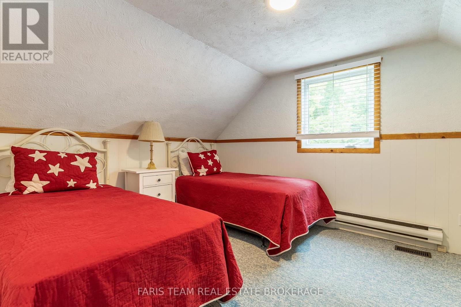 Photo 18 of 457 Silver Birch Drive, Tiny ON