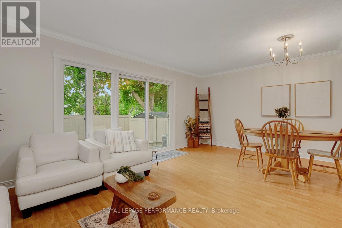 Photo 14 of 22 550 Straby Avenue, Ottawa ON