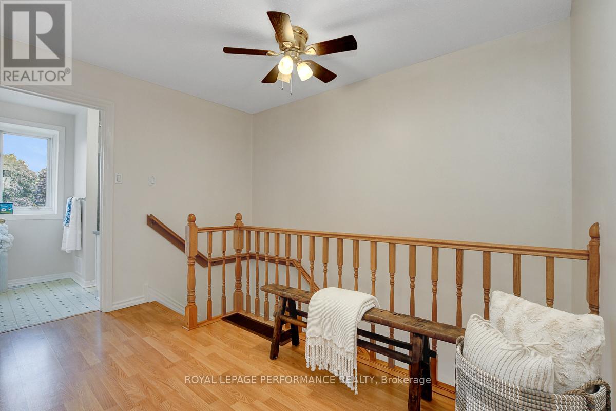 Photo 4 of 22 550 Straby Avenue, Ottawa ON