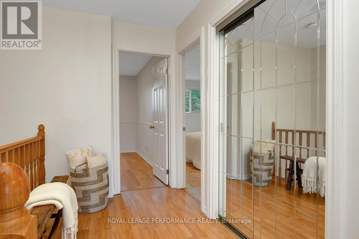 Photo 7 of 22 550 Straby Avenue, Ottawa ON