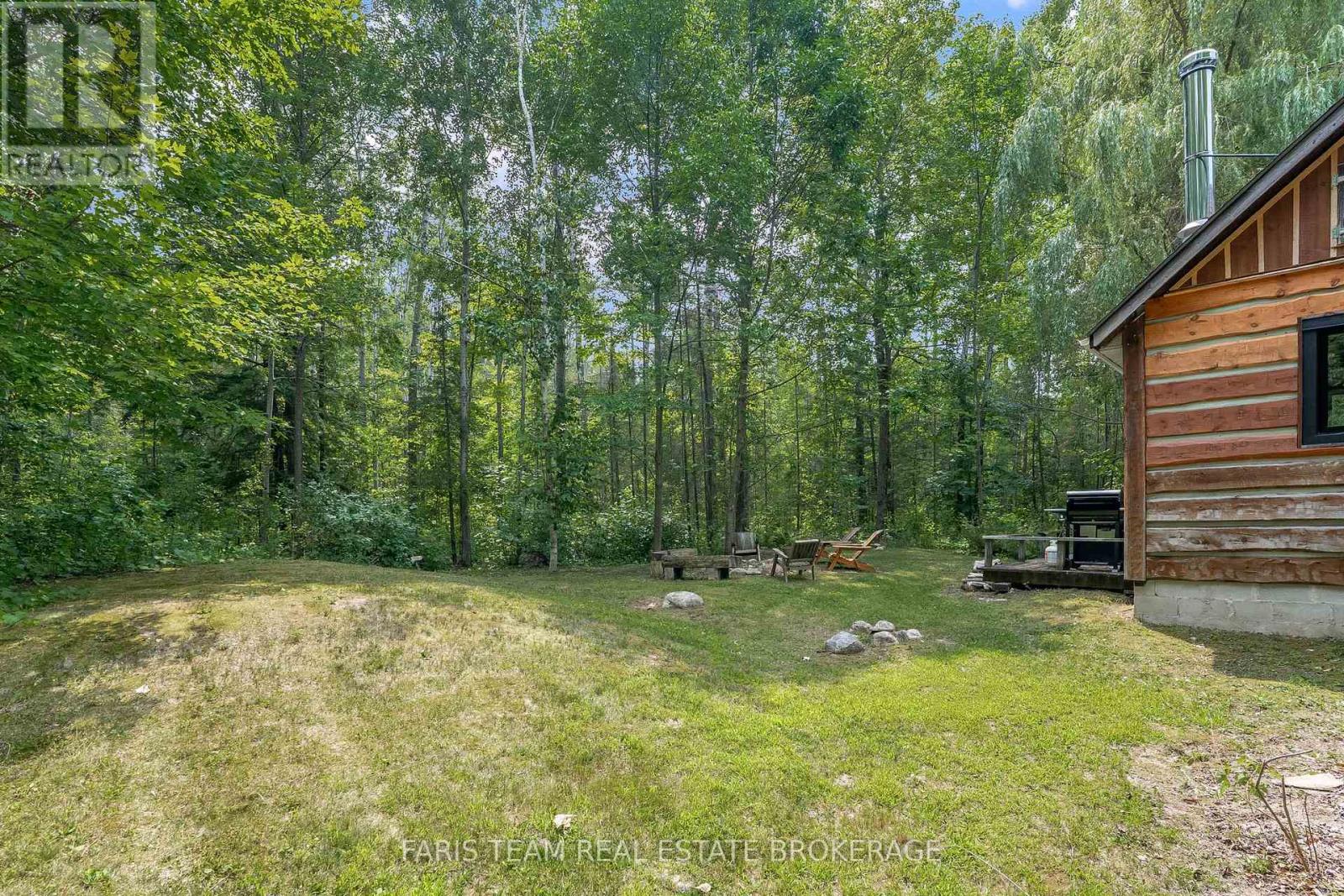 Photo 25 of 457 Silver Birch Drive, Tiny ON