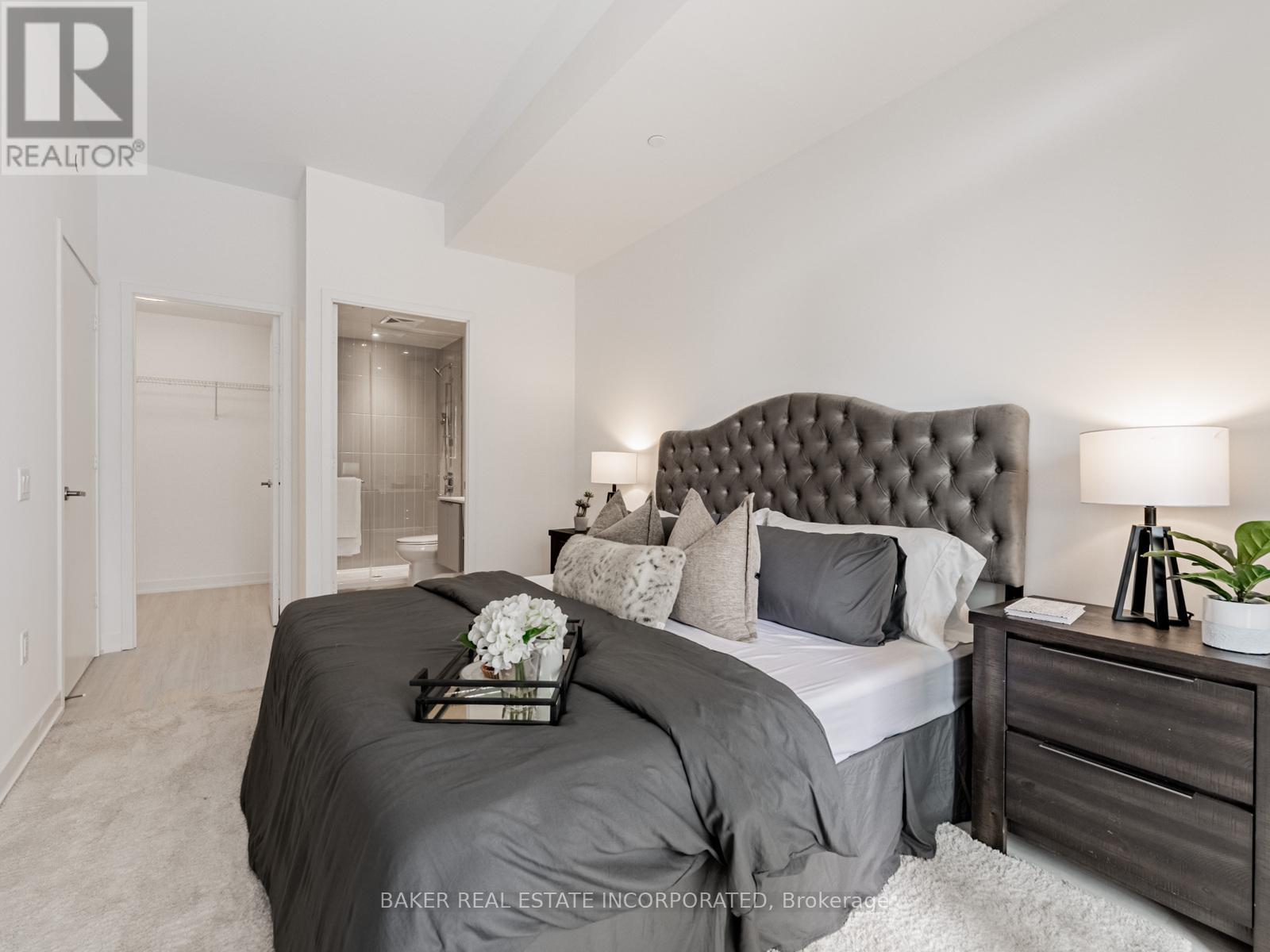 Photo 20 of 407 Webb Drive, Mississauga ON