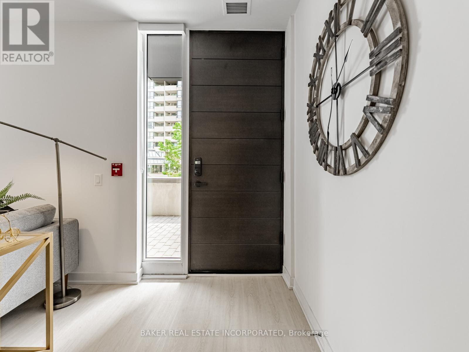 Photo 14 of 407 Webb Drive, Mississauga ON