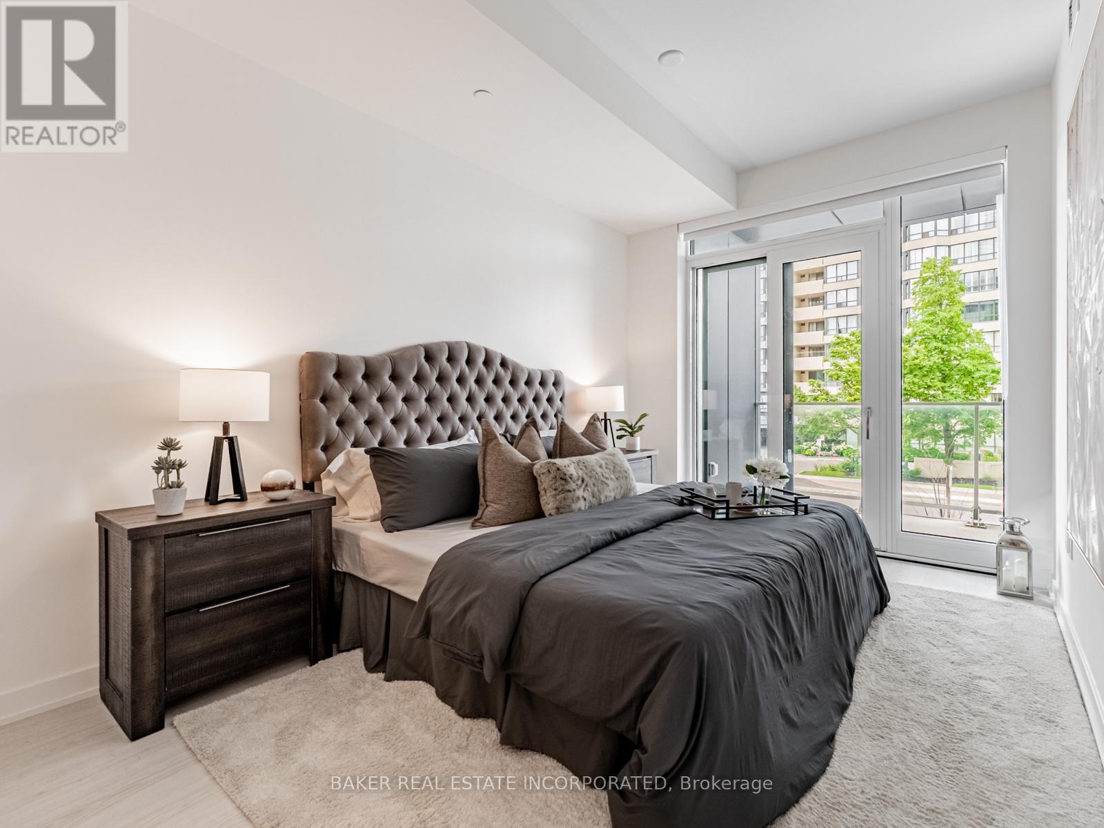Photo 19 of 407 Webb Drive, Mississauga ON