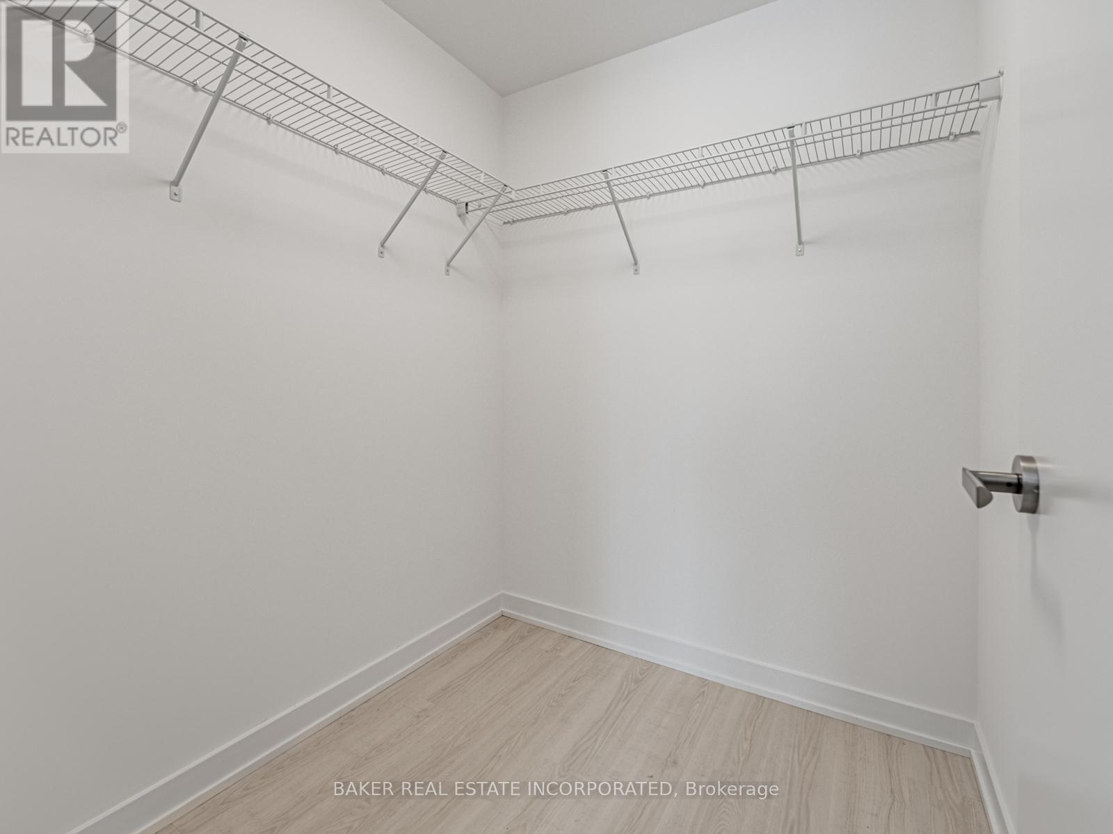 Photo 21 of 407 Webb Drive, Mississauga ON