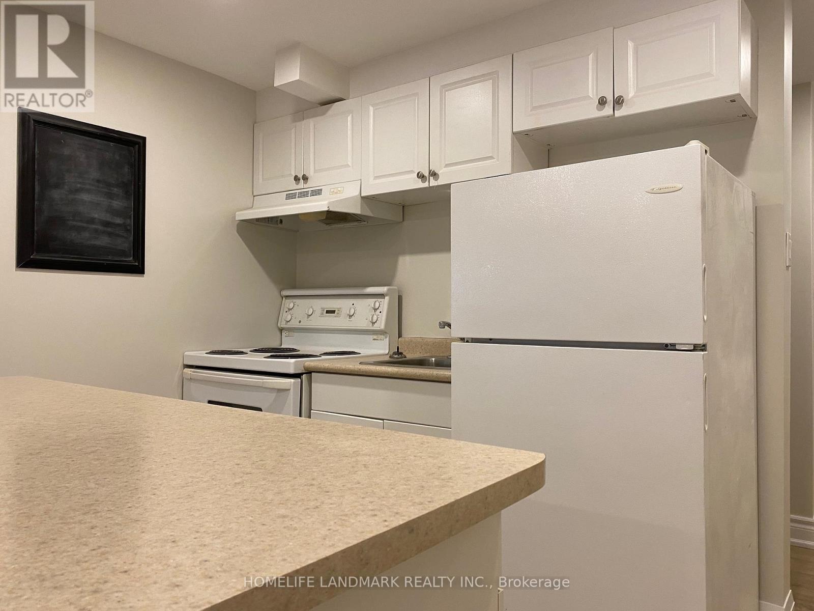 Photo 12 of Bsmt 55 Leacock Crescent, Toronto ON