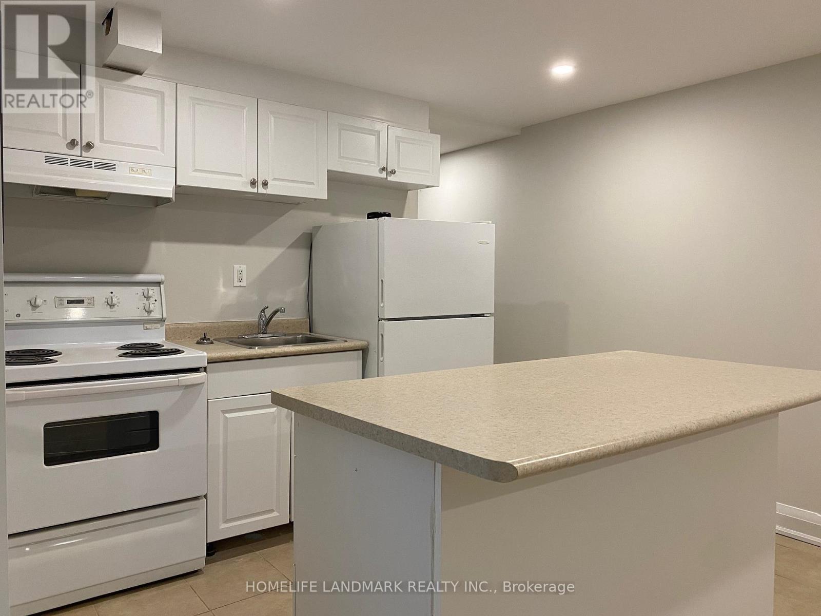 Photo 13 of Bsmt 55 Leacock Crescent, Toronto ON