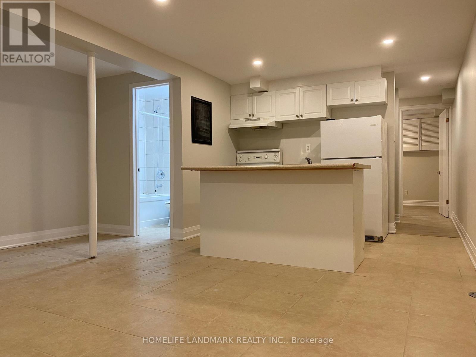 Photo 8 of Bsmt 55 Leacock Crescent, Toronto ON