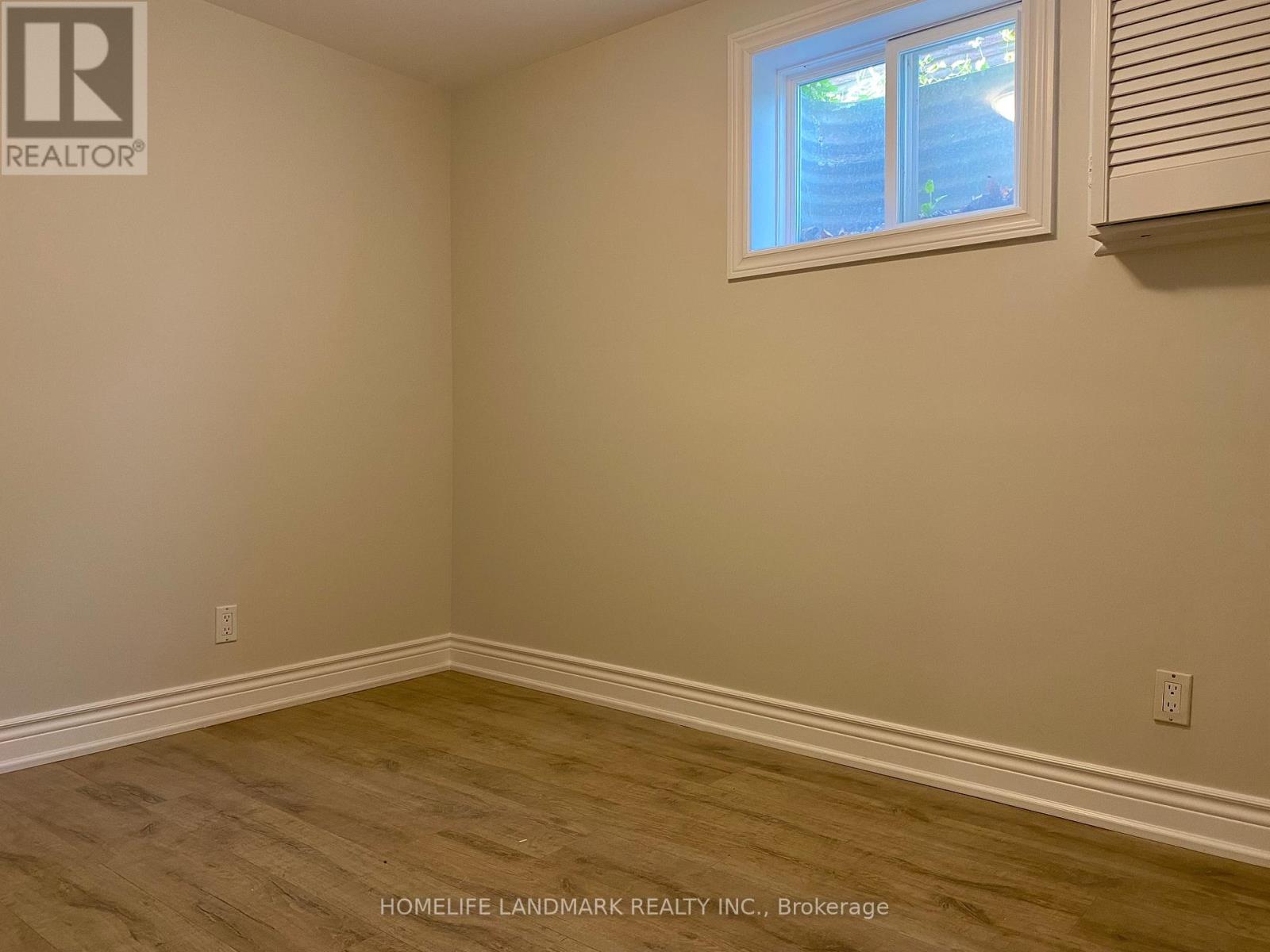 Photo 2 of Bsmt 55 Leacock Crescent, Toronto ON
