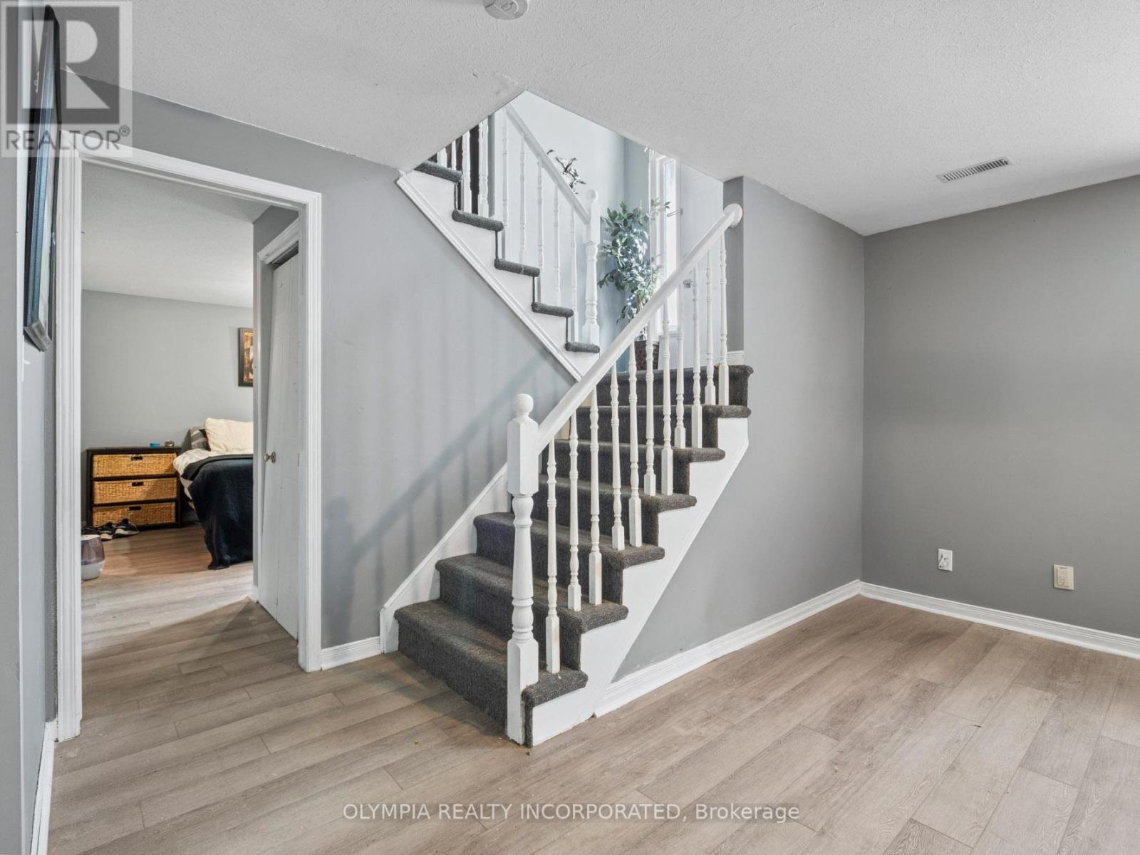 Photo 13 of 3676 Black Creek Road, Fort Erie ON