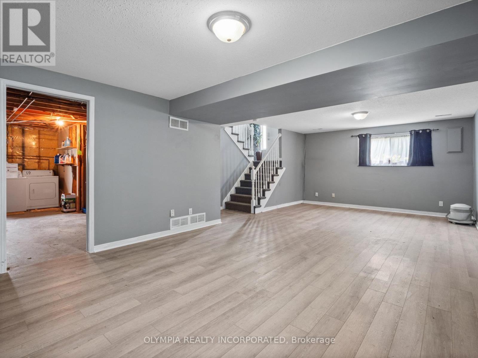 Photo 18 of 3676 Black Creek Road, Fort Erie ON