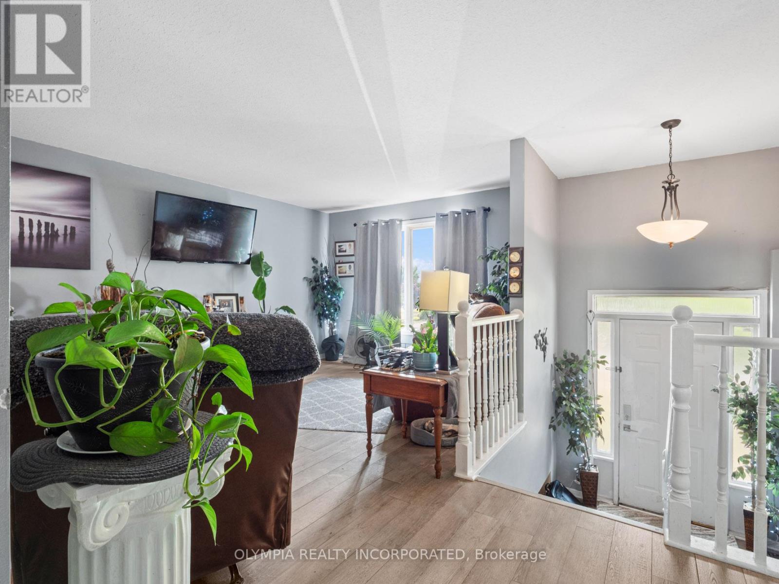 Photo 2 of 3676 Black Creek Road, Fort Erie ON