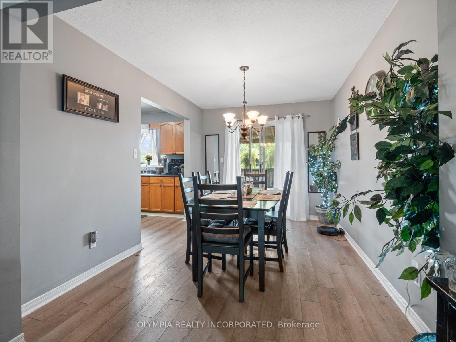 Photo 6 of 3676 Black Creek Road, Fort Erie ON
