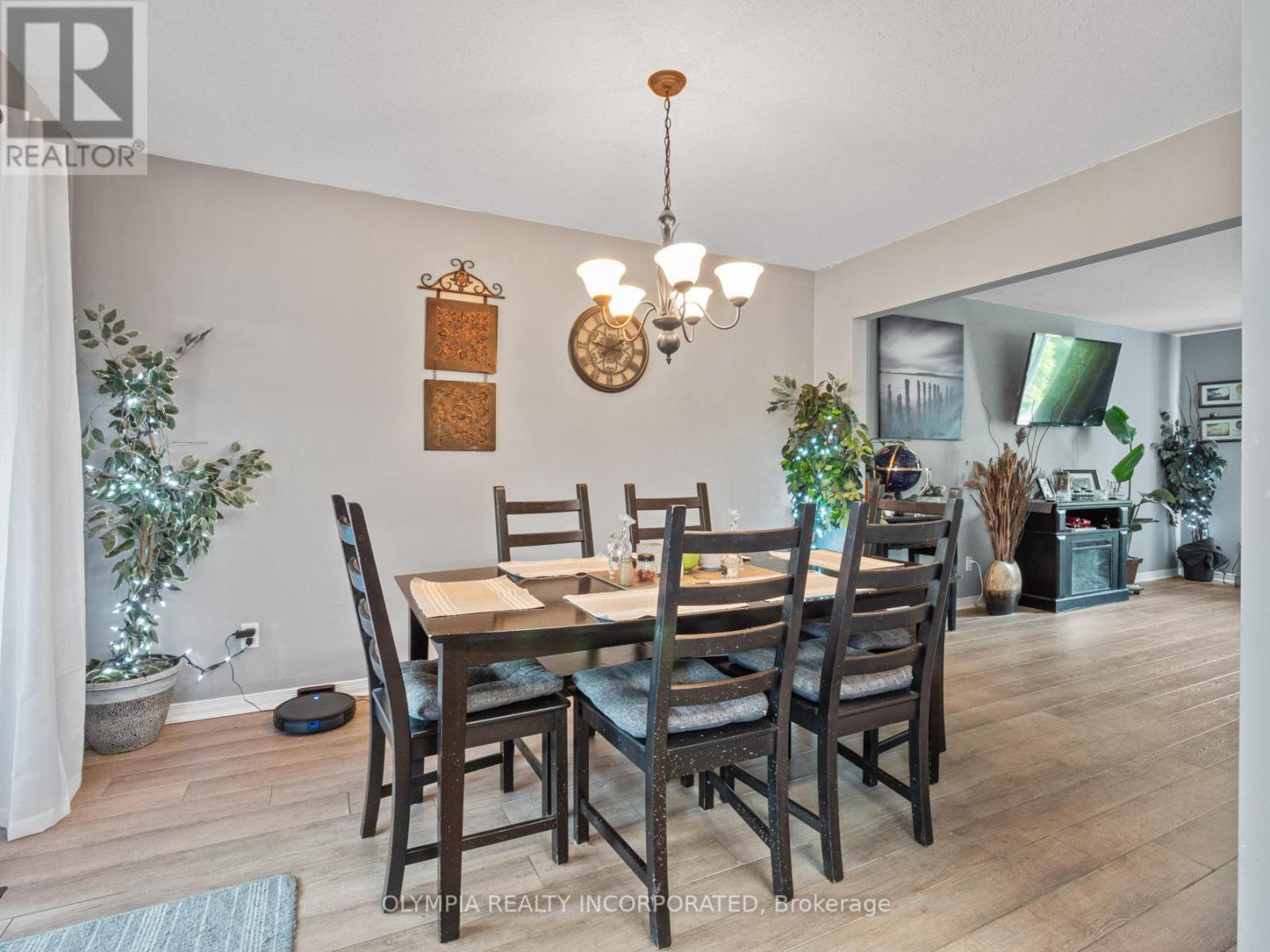 Photo 7 of 3676 Black Creek Road, Fort Erie ON