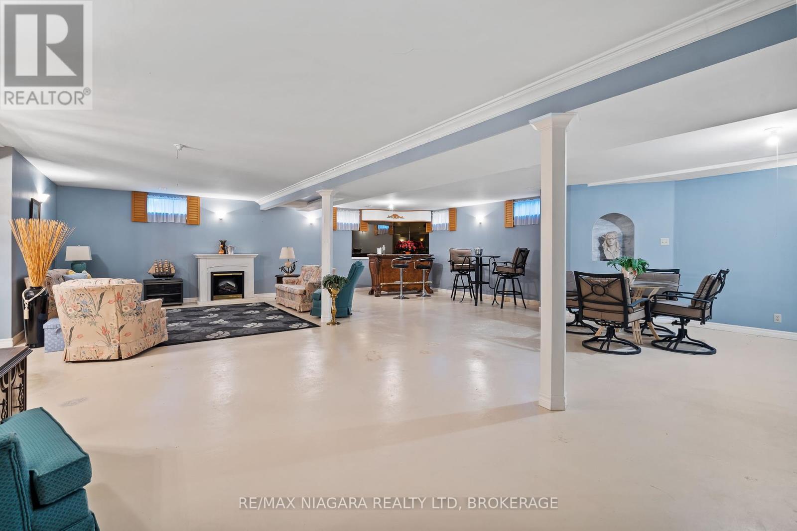 Photo 28 of 13 Shoreline Crescent, Grimsby ON