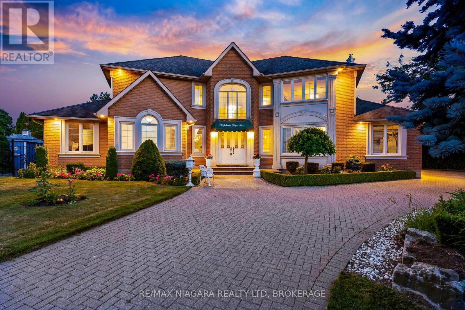 Photo 5 of 13 Shoreline Crescent, Grimsby ON