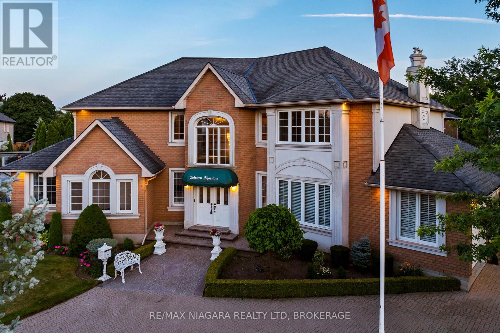 Photo 7 of 13 Shoreline Crescent, Grimsby ON