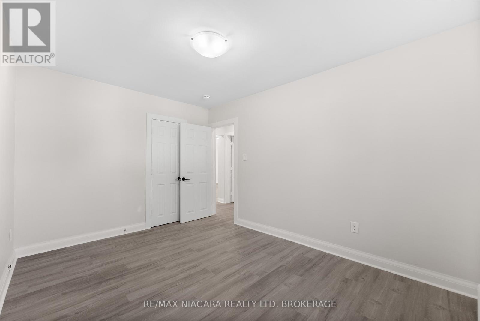 Photo 43 of 24 Gale Crescent, St Catharines ON
