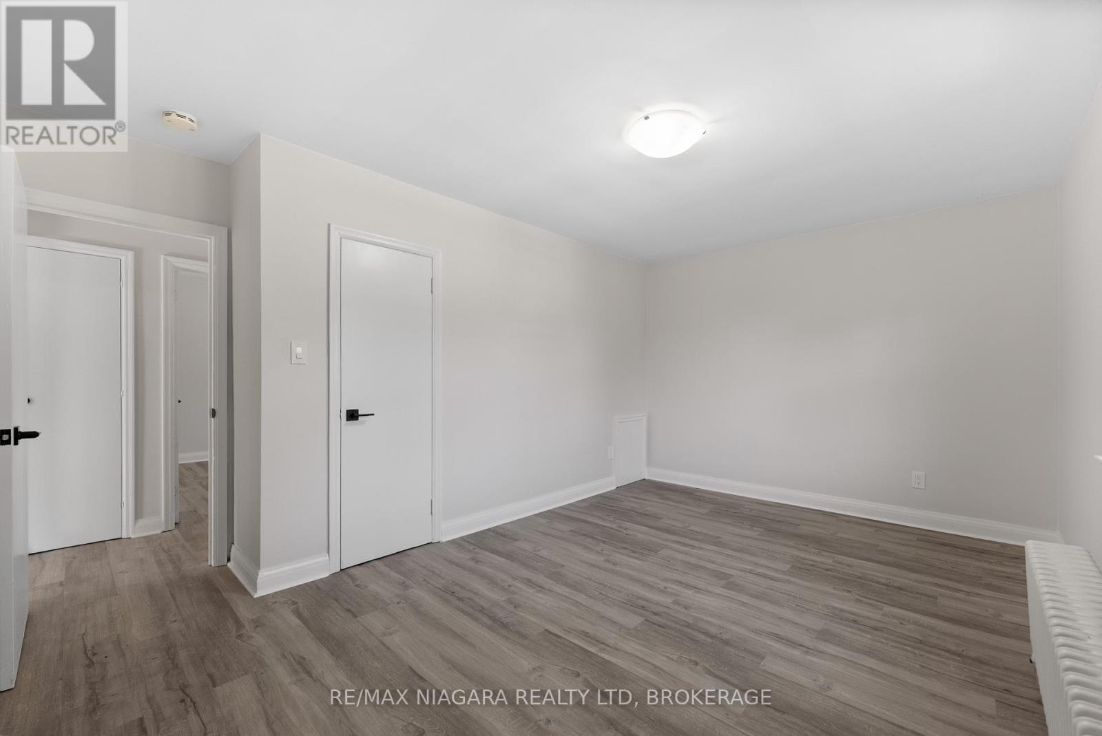 Photo 28 of 24 Gale Crescent, St Catharines ON
