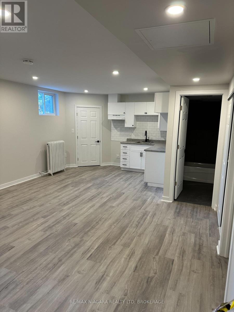 Photo 1 of 24 Gale Crescent, St Catharines ON