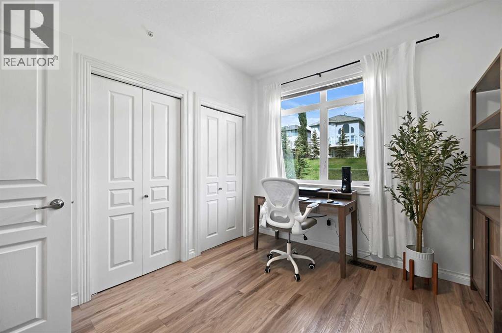 Photo 10 of 13 108 Rockyledge View Nw, Calgary AB
