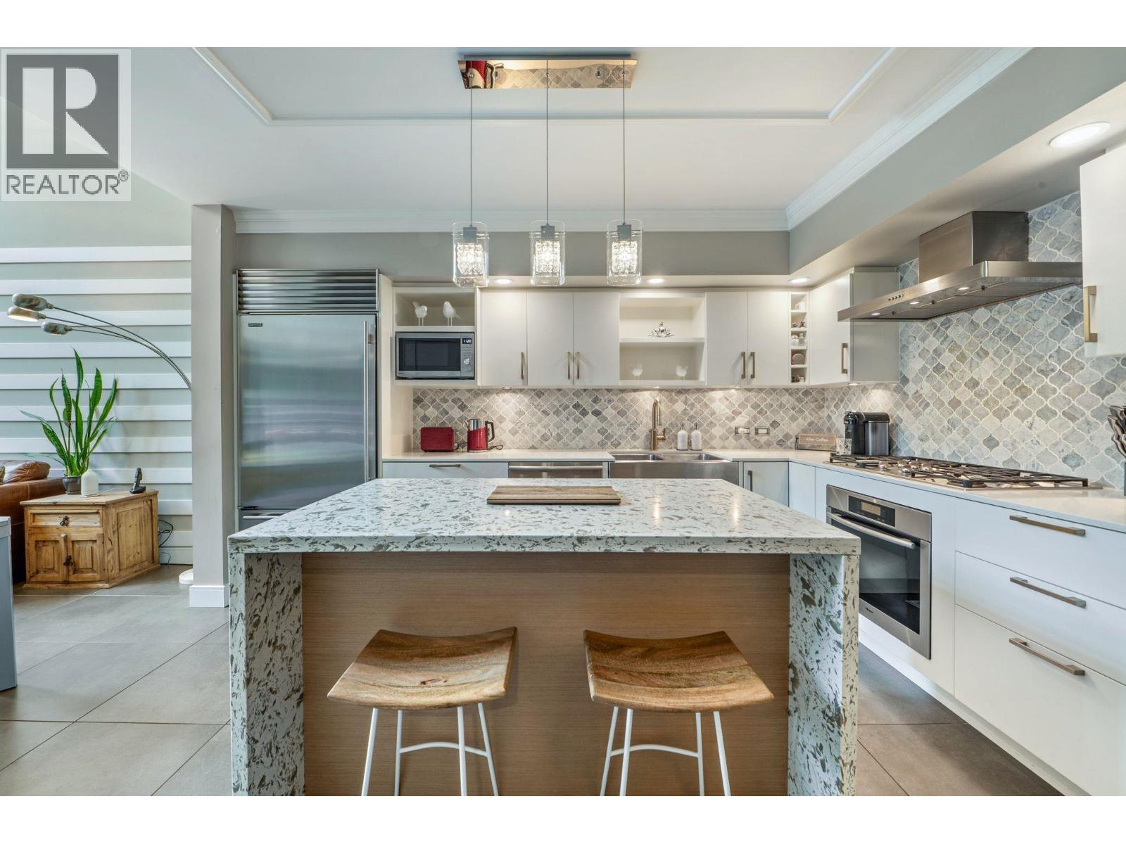 Photo 11 of 101 1168 Richards Street, Vancouver BC