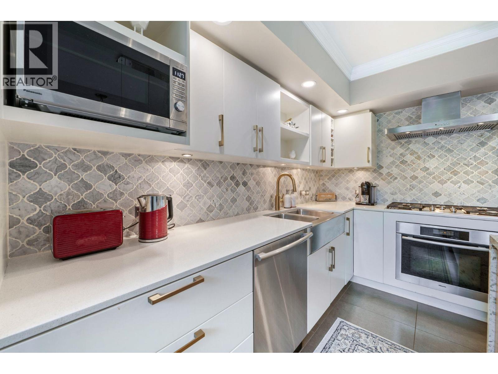 Photo 19 of 101 1168 Richards Street, Vancouver BC