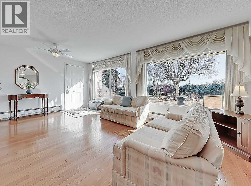 Single Family House for Sale in   Cedar Crescent SW Spruce Cliff Calgary 