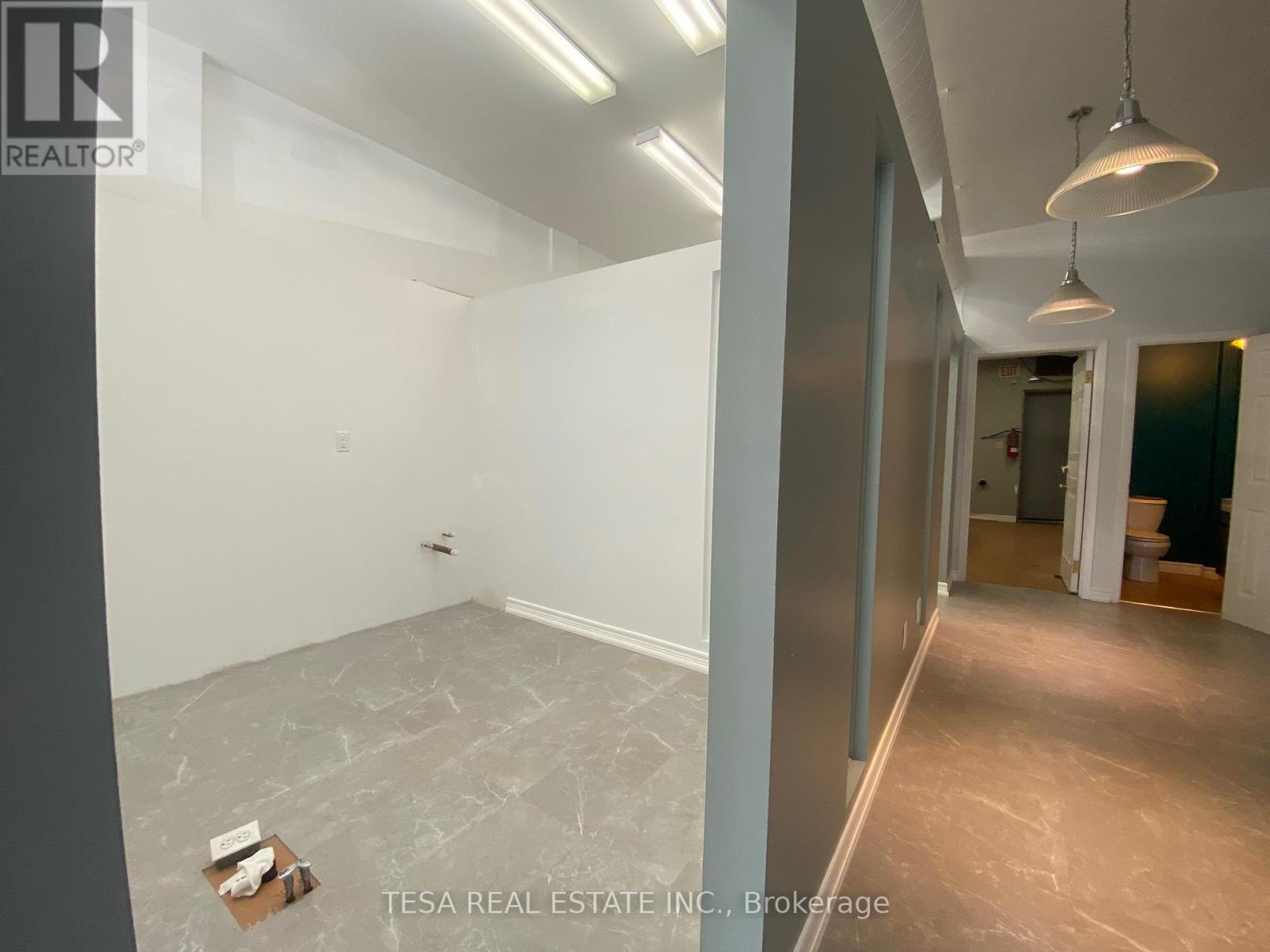 Photo 39 of 566 Sheppard Avenue W, Toronto ON