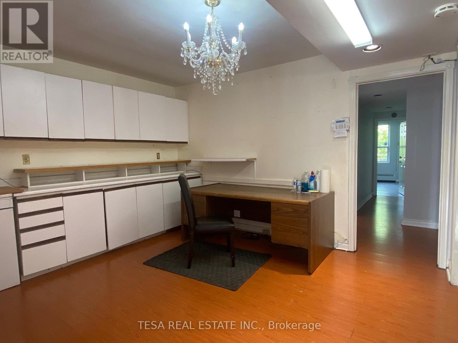 Photo 35 of 566 Sheppard Avenue W, Toronto ON