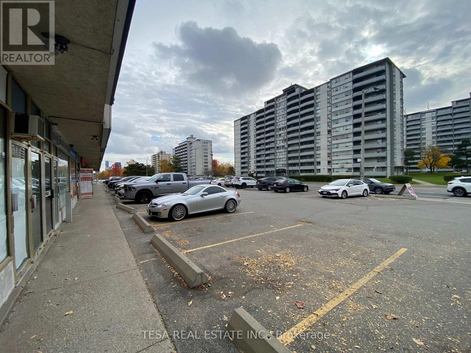 Photo 5 of 566 Sheppard Avenue W, Toronto ON