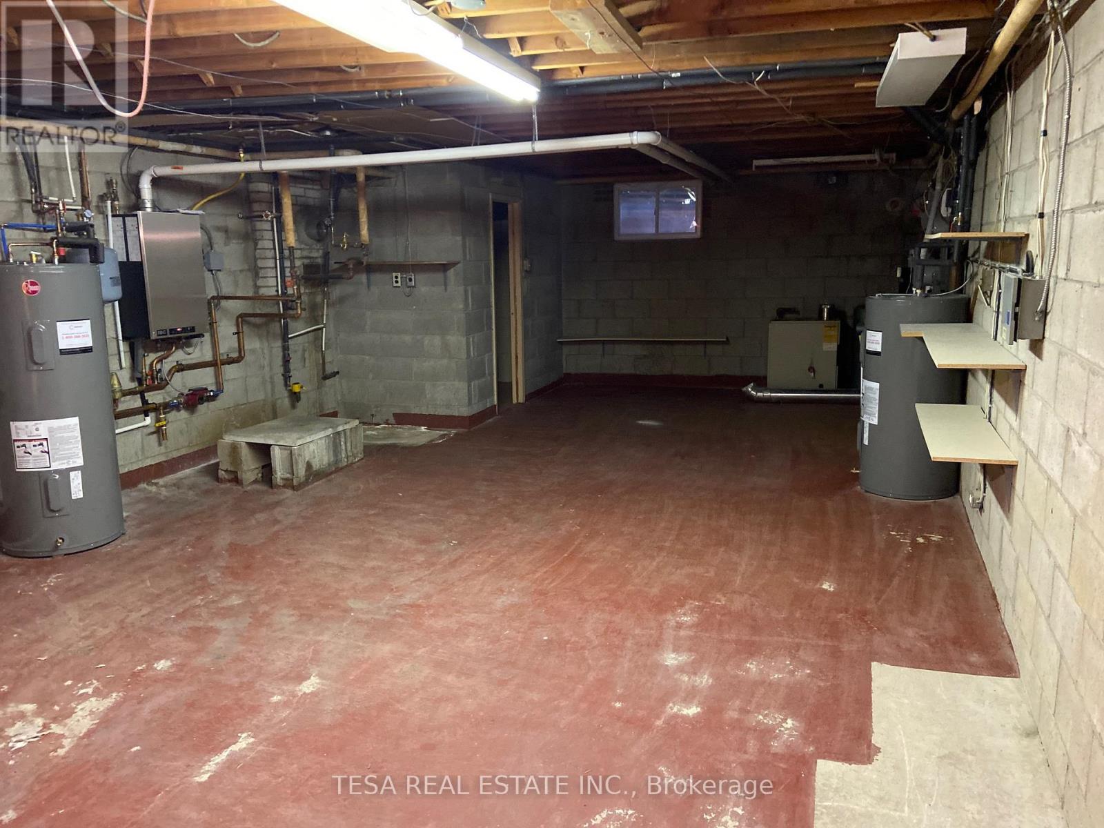 Photo 25 of 566 Sheppard Avenue W, Toronto ON