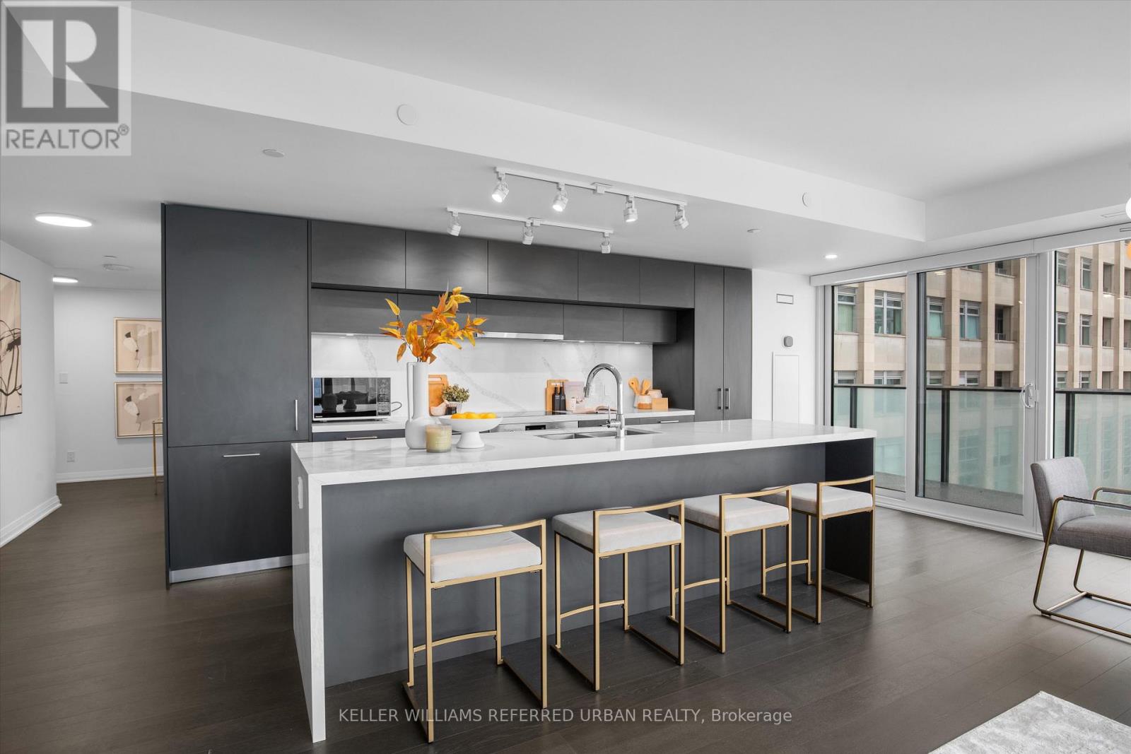 Photo 2 of 1510 99 Foxbar Road, Toronto ON
