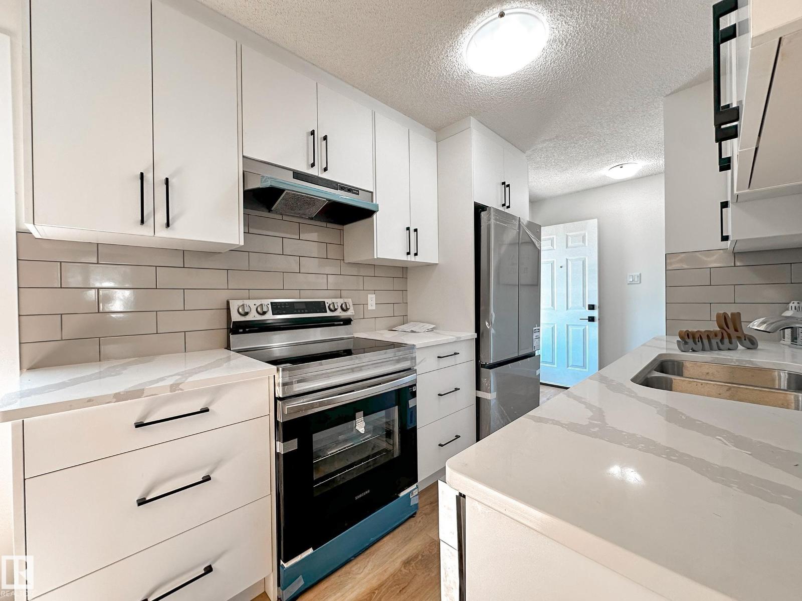 Photo 7 of 6 J Callingwood Co Nw, Edmonton AB