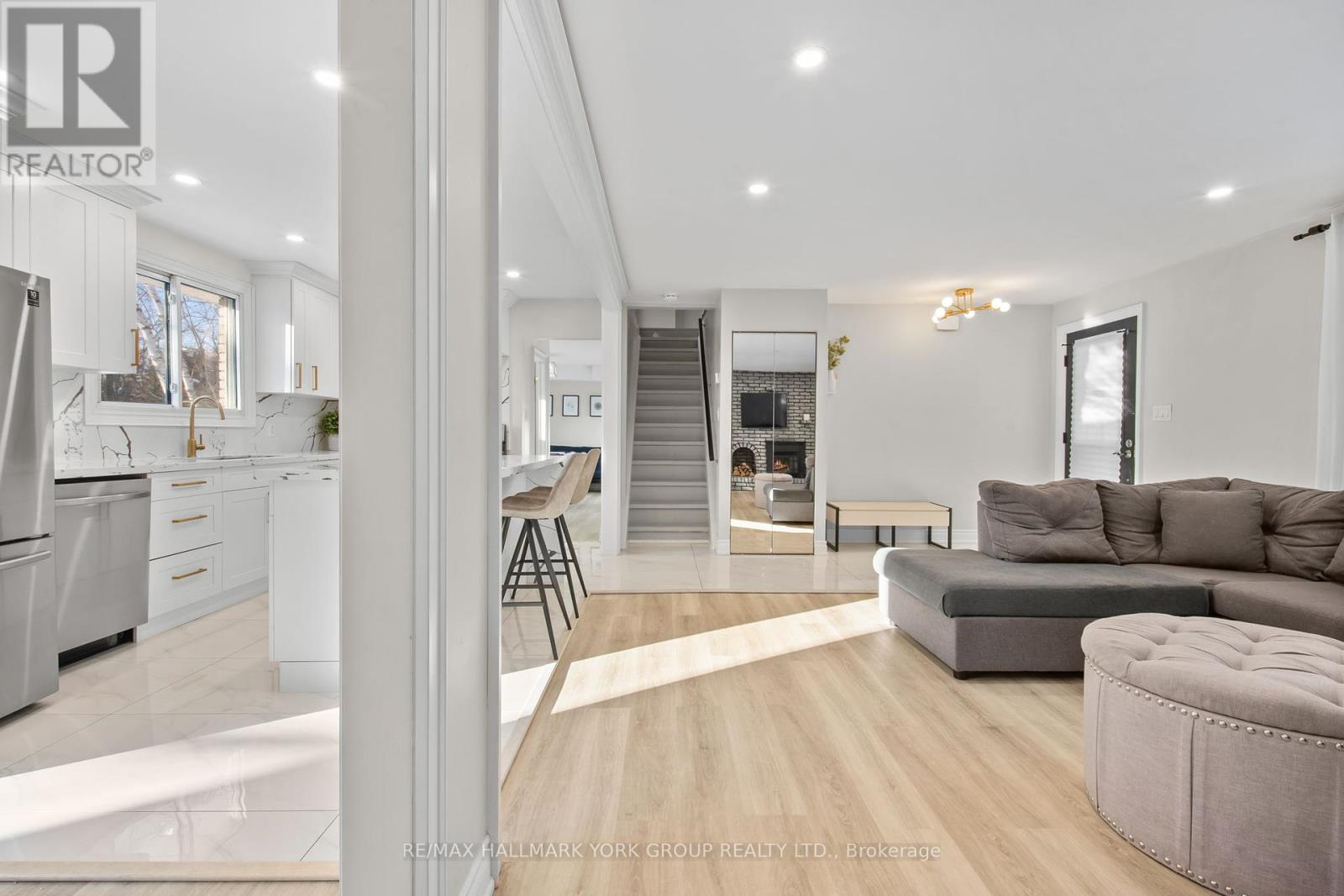 Photo 10 of 96 Riverview Beach Road, Georgina ON