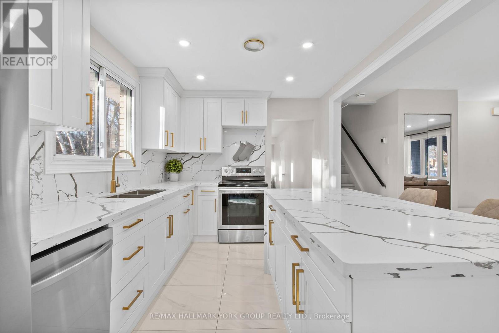 Photo 14 of 96 Riverview Beach Road, Georgina ON