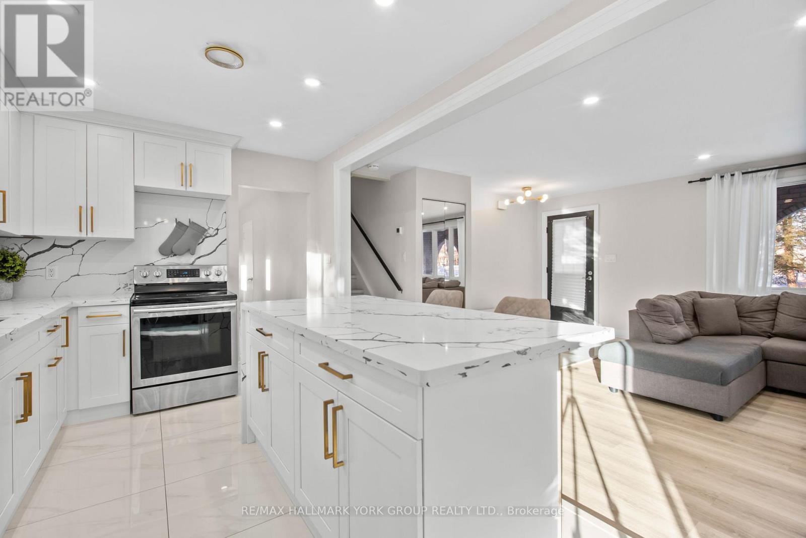 Photo 11 of 96 Riverview Beach Road, Georgina ON
