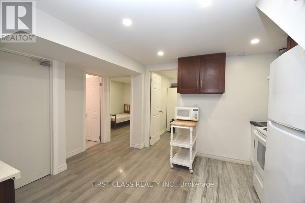 Photo 9 of Bsmt 43 Constellation Crescent, Richmond Hill ON